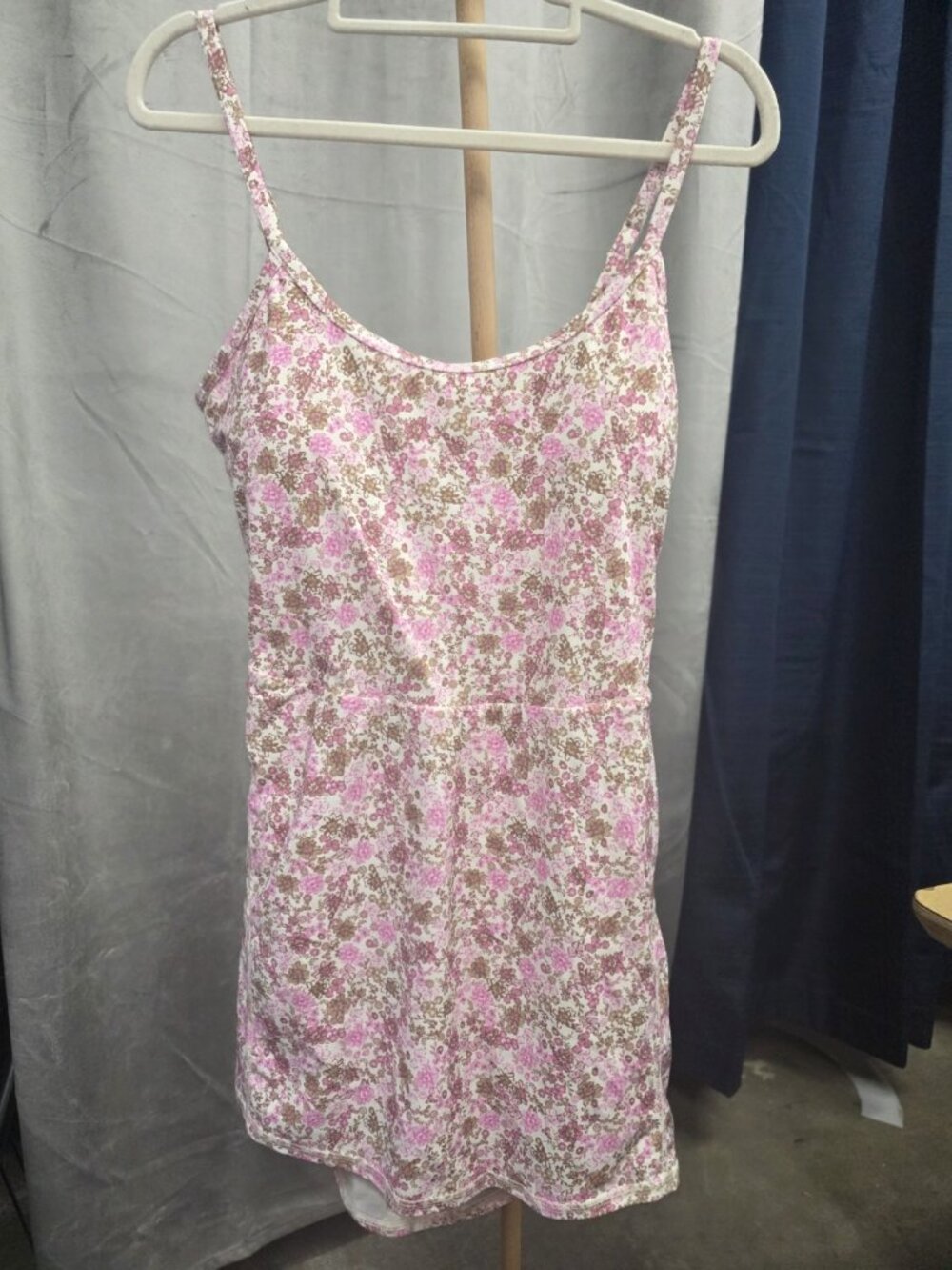 New JoyLab Women Pink Floral Exercise Dress Built-in Shorts XL Tennis. WL353
